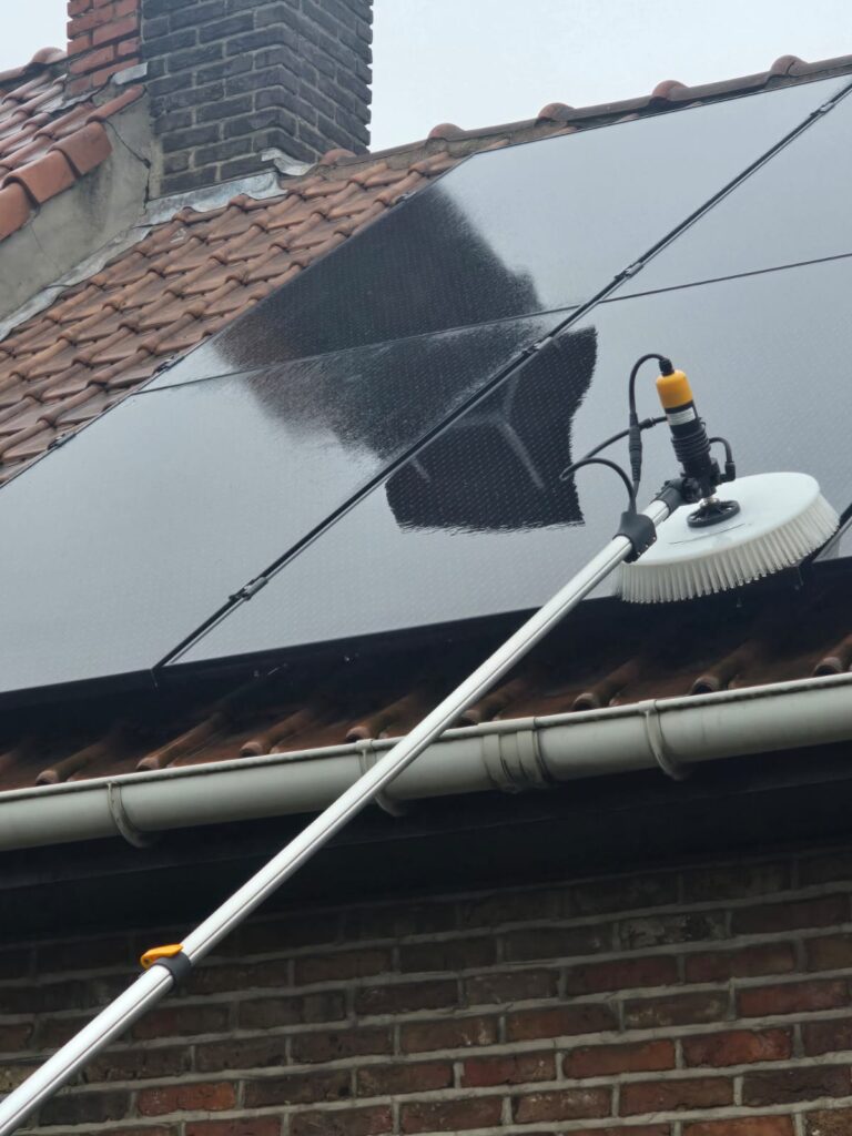 Cleaning De Fre - reinigen van zonnepannelen en daken